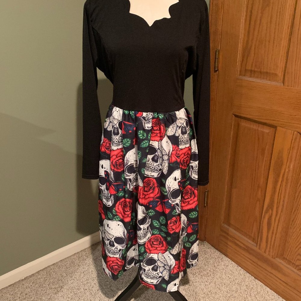 LONG SLEEVE BLACK TOP, RED SKULL DRESS SIZE L  #365